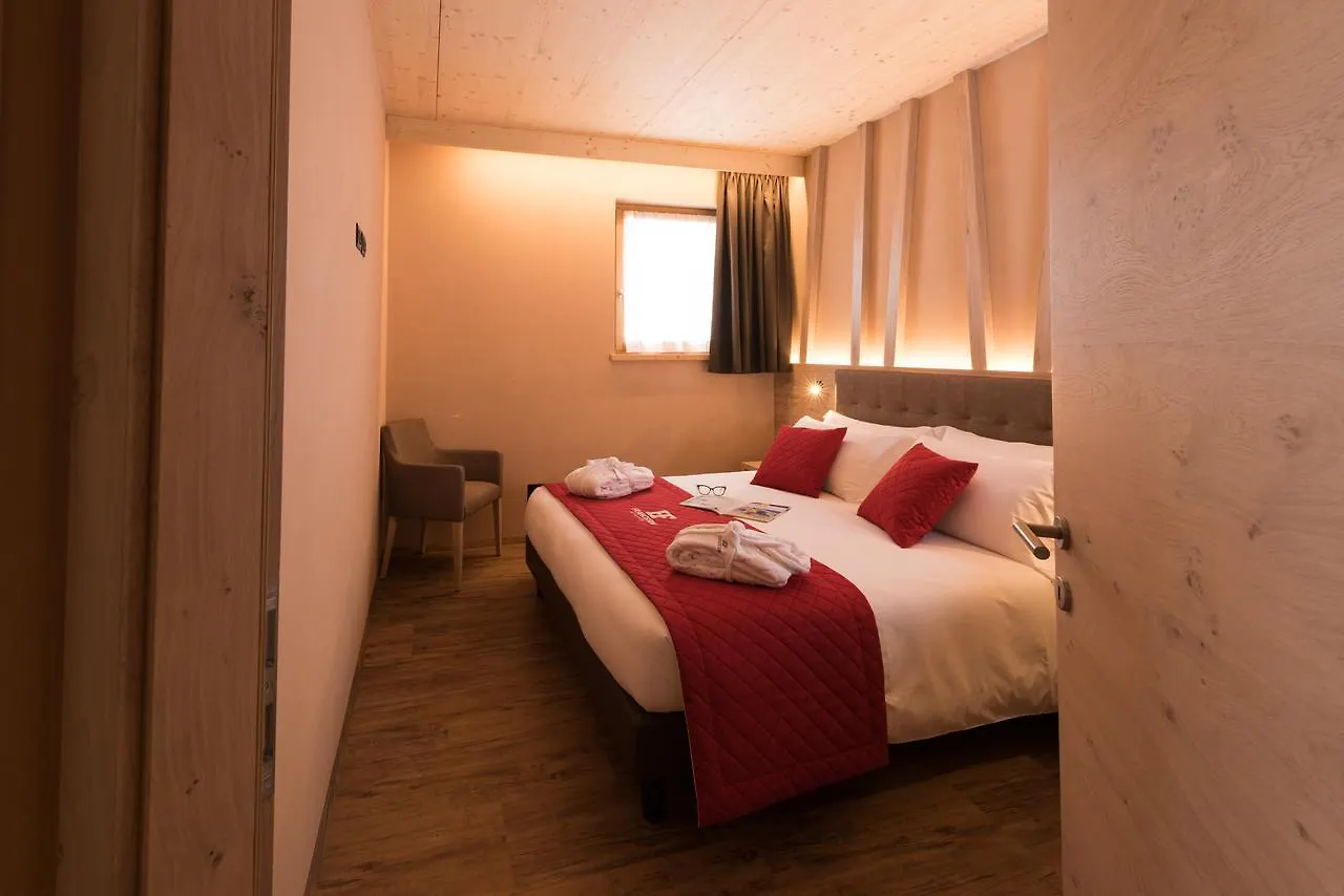 Francesin Active Hotel リヴィーニョ 4*,